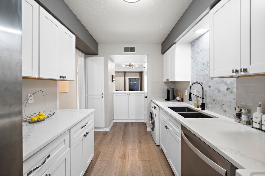 Building Photo - 6485 Burgoyne Rd