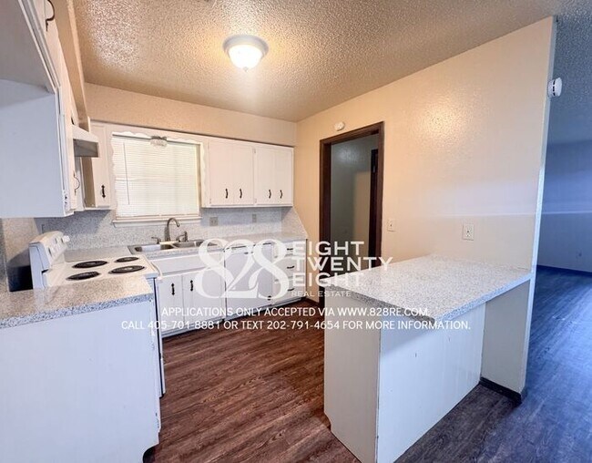 Building Photo - $200 OFF 1st MONTH'S RENT! 3 BED/2 BATH SINGLE FAMILY HOME IN MWC!
