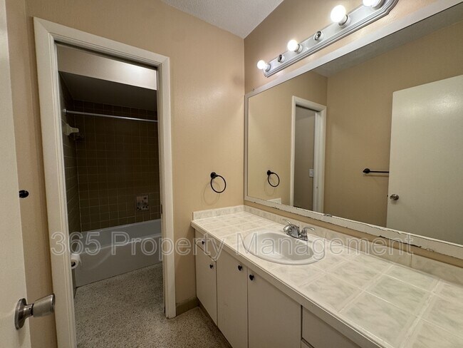 Building Photo - 2379 Conway Blvd