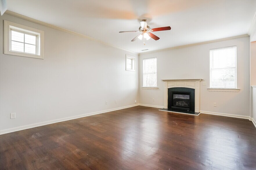 Building Photo - 205 Callahan Trail