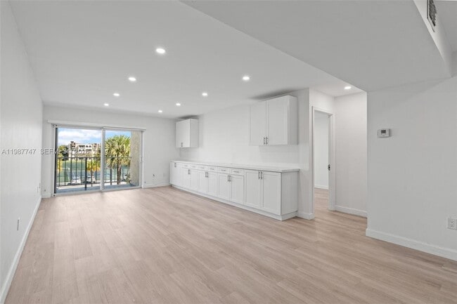 Building Photo - 7765 SW 86th St