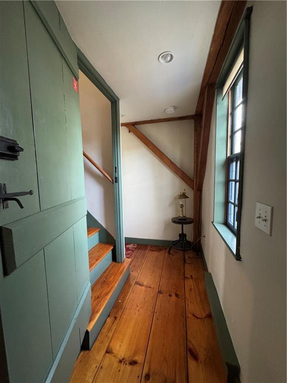 Building Photo - 9 Thames St