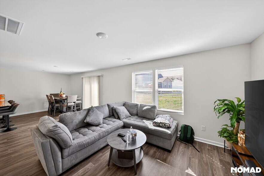 Building Photo - 105 Doves Mount Cir