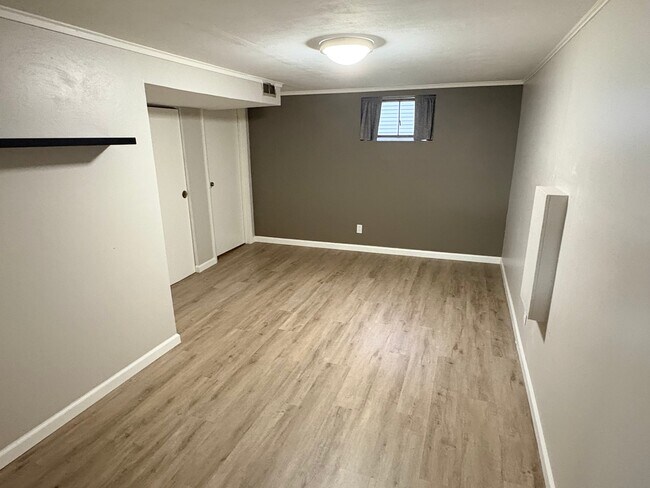 Building Photo - 10415 Antrim Dr