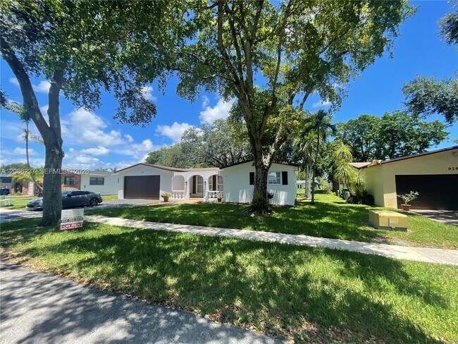 Building Photo - 9301 SW 54th St