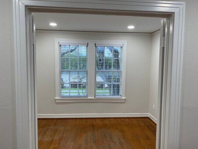 Building Photo - 6348 Llano Ave