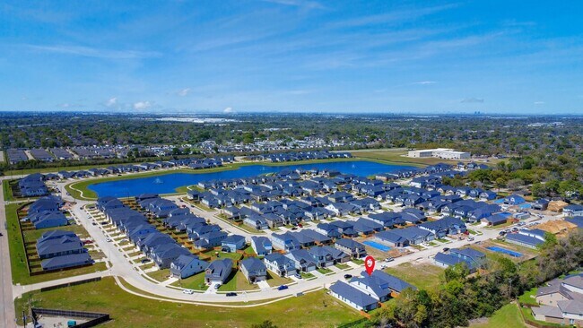 Building Photo - 15523 Foresail Ln