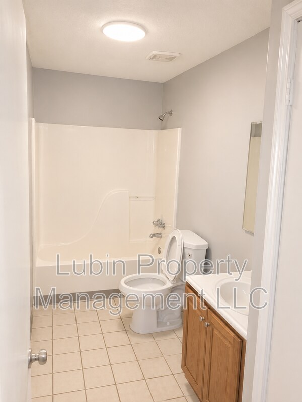 Building Photo - 1319 Glenn St