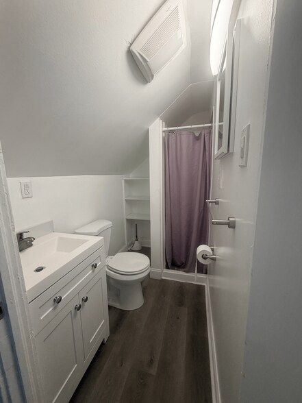 Bathroom - 385 Huntington Rd