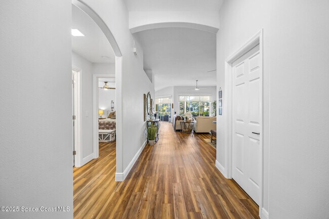 Building Photo - 1785 Ficus Point Dr