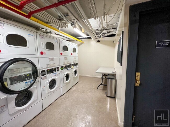 Building Photo - WEST 13 STREET