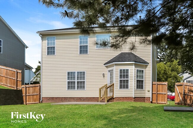 Building Photo - 851 Peachtree Meadows Cir