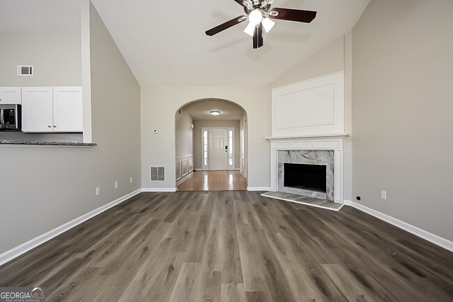 Building Photo - 7545 Broadhurst Dr