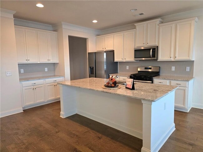 Building Photo - 5171 Woodland Rd