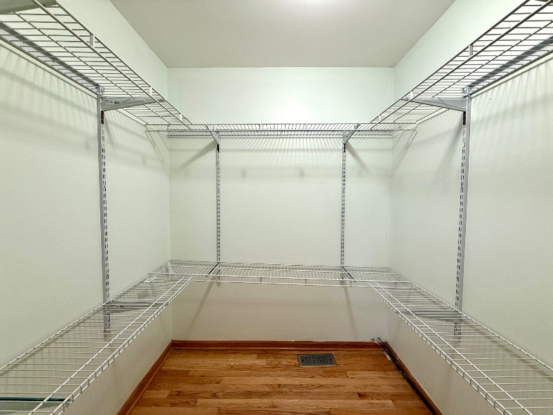 Building Photo - 2707 W Warren Blvd