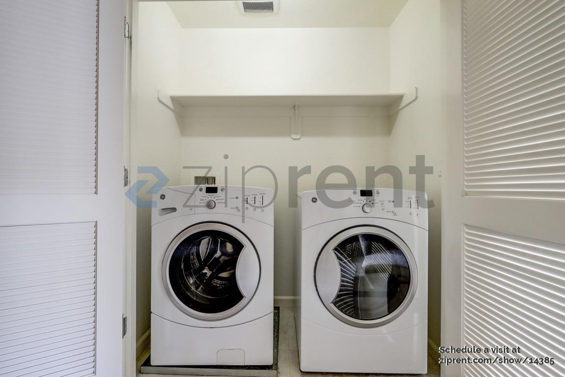 Building Photo - Unit