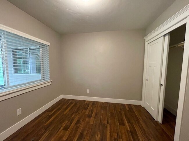 Building Photo - Classic Home with Modern Remodel and Huge Backyard in Desirable Arden Park Neighborhood!