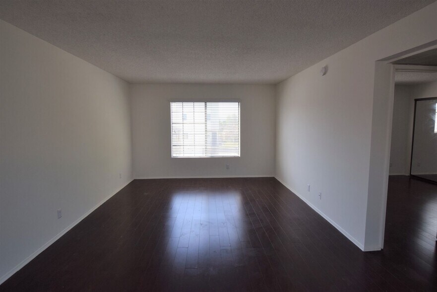 Building Photo - 5921 Whitsett Ave
