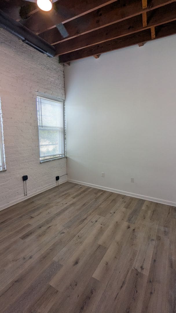 Building Photo - 2800 Mayfield Rd