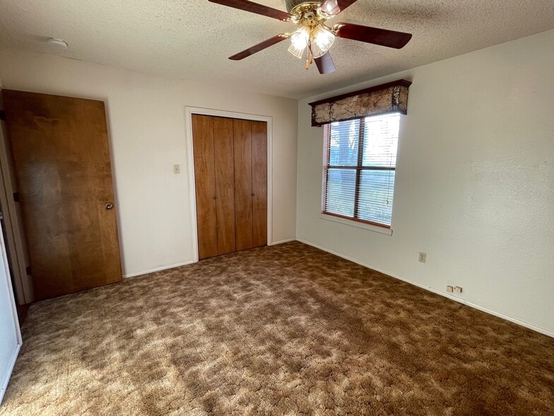 Bedroom 2 - 400 N Tackitt St