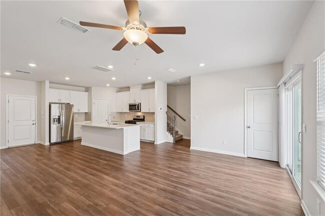 Building Photo - 234 Timberland Ave