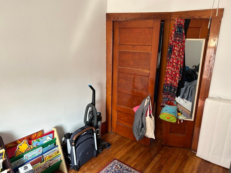 Bed 2 - 221 Market St