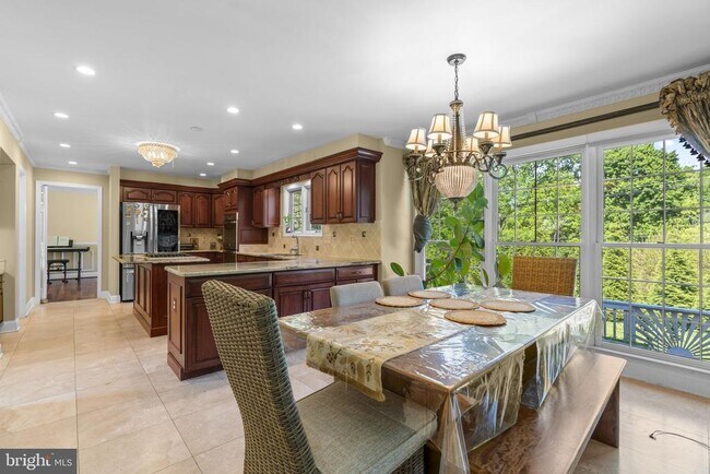 Building Photo - 10211 Brightstone Pl