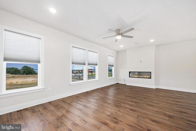 Building Photo - 1743 Riverbluff Ave