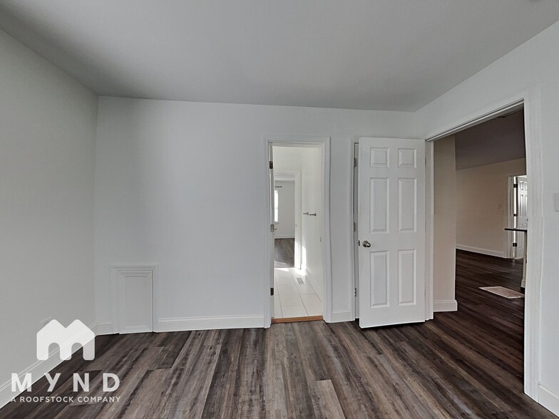 Building Photo - 713 Quarry St