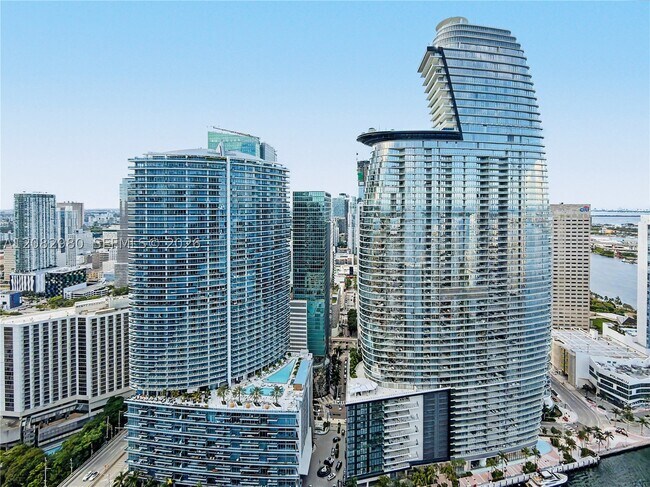 Building Photo - 475 Brickell Ave
