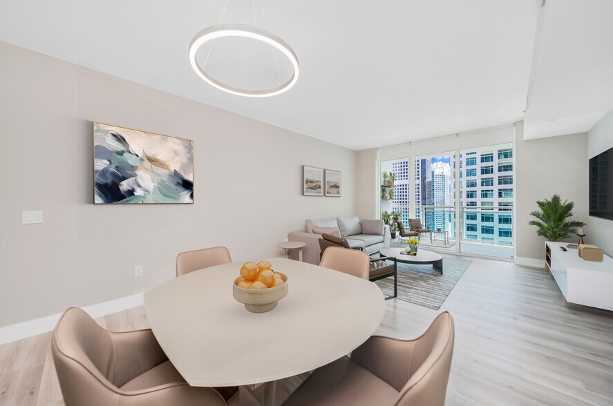 Building Photo - 951 Brickell Ave