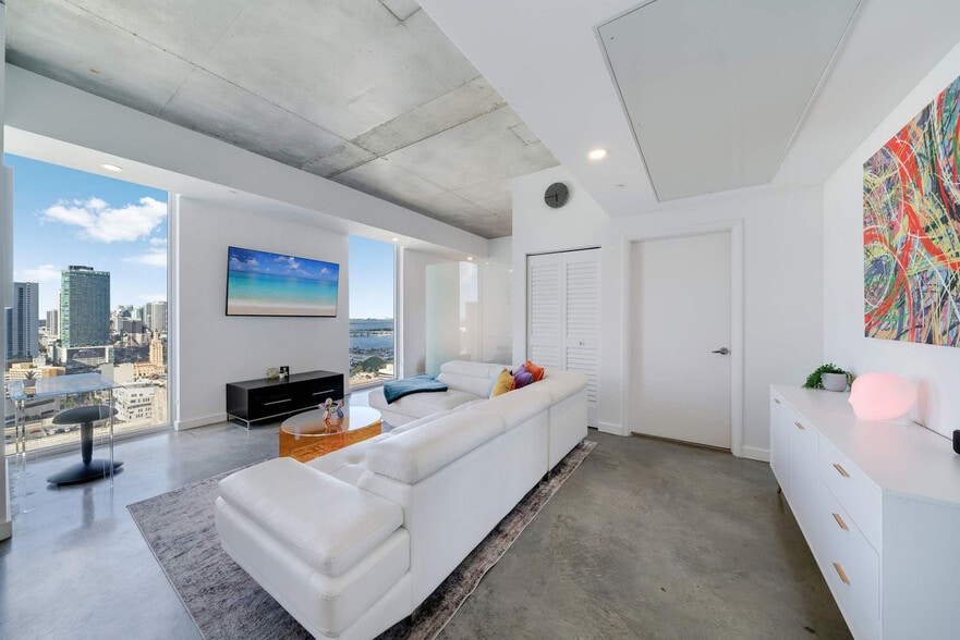 Building Photo - 151 SE 1st St