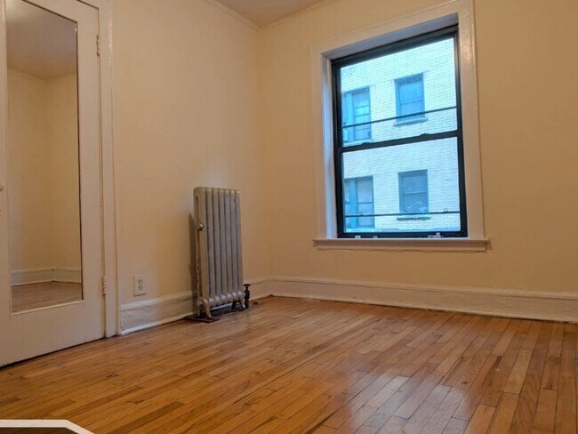 Building Photo - 2336 N Spaulding Ave