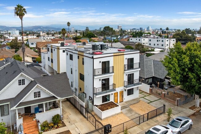 Building Photo - 3207 W 18th St