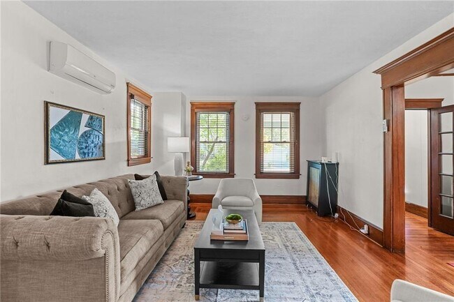 Building Photo - 36 Mt Hope Ave