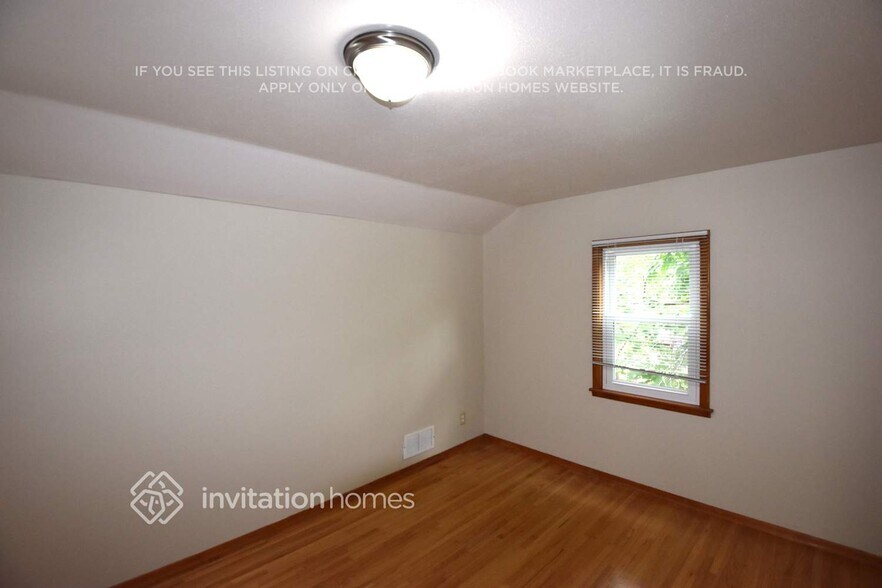 Building Photo - 8285 Hyde Ct S