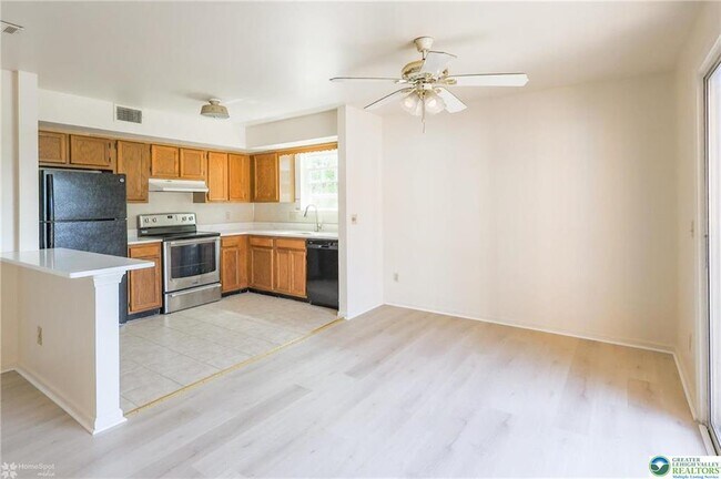 Building Photo - 1464 N Cedar Crest Blvd