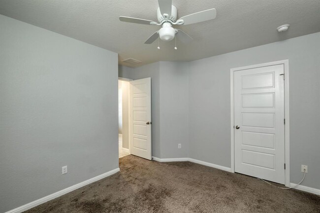 Building Photo - 748 Nautical Lp