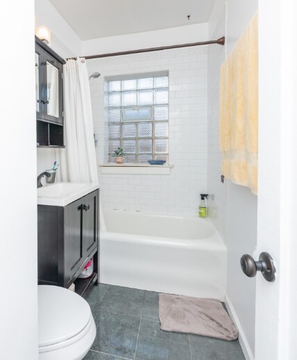 Building Photo - 846 W Ainslie St