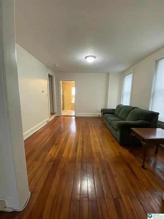 Building Photo - 528 Selfridge St