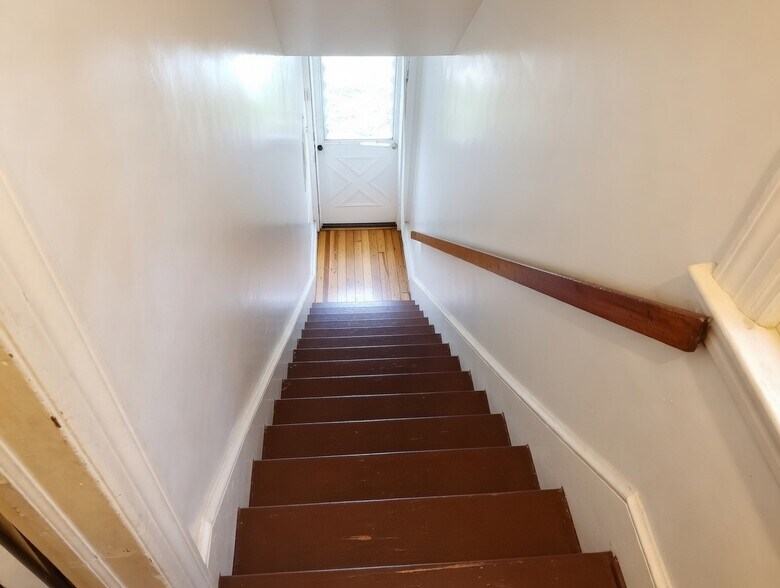 Building Photo - 982 Wayne Ave