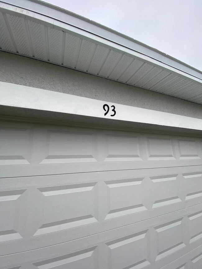 Building Photo - Not Ready for Showings until BEGINNING OF FEBRUARY... Desirable Lake Diamond Subdivision 4/2/2 **...