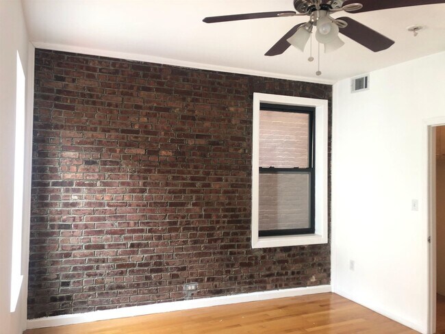 Building Photo - 163 Baldwin Ave