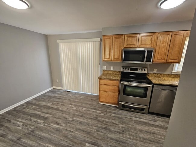 Building Photo - Coming Soon-4 Bedroom Townhome