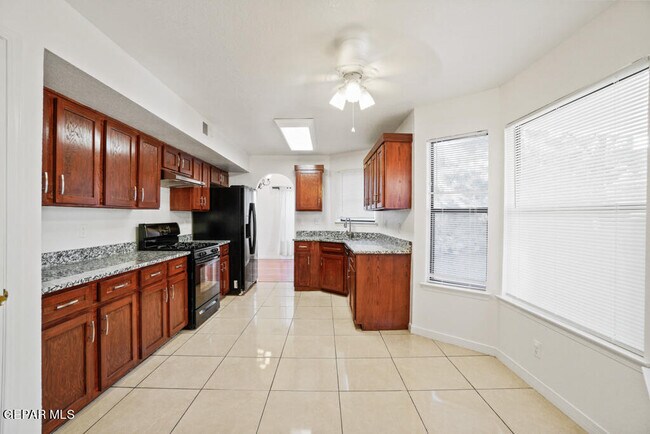 Building Photo - 7225 Golden Hawk Dr