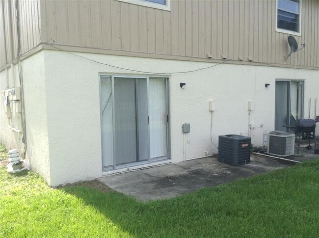 Building Photo - 3558 Khayyam Ave