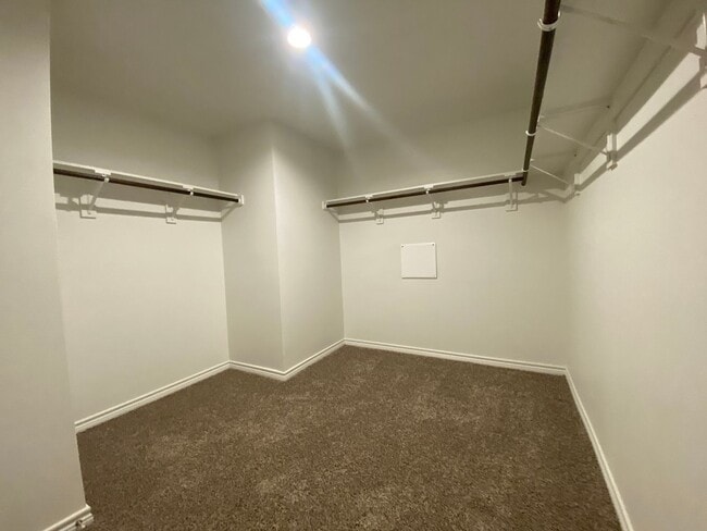 Building Photo - NEWER 4 BDRM HOME IN FLOUR BLUFF ISD!