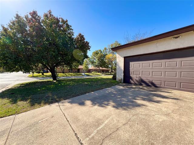 Building Photo - 2804 Canyon Dr