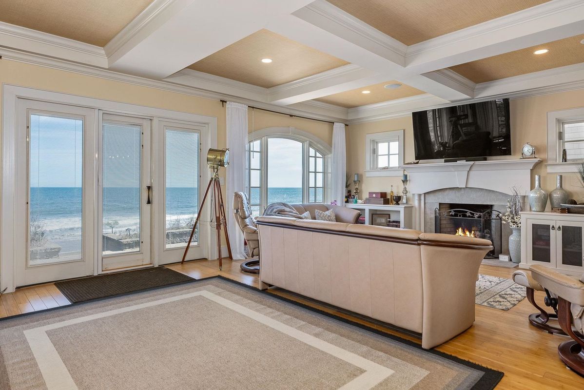 Building Photo - 1138 Ocean