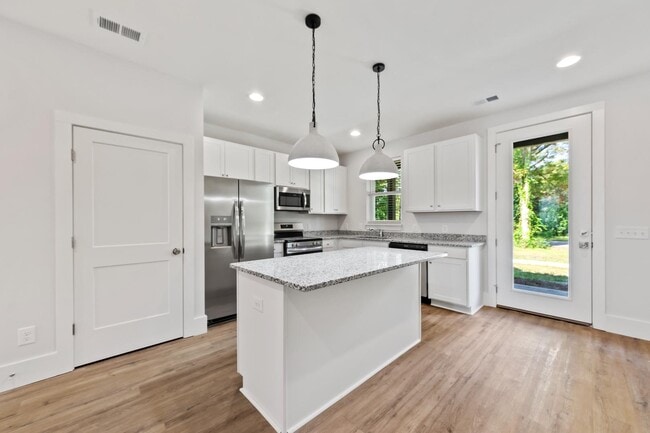 Building Photo - 503 N Walnut St